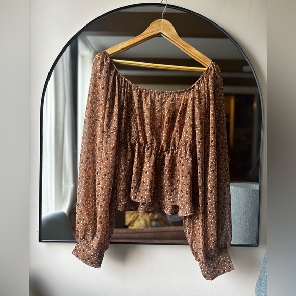 SAINTS AND HEARTS | leopard blouse | size large - Picture 4 of 4